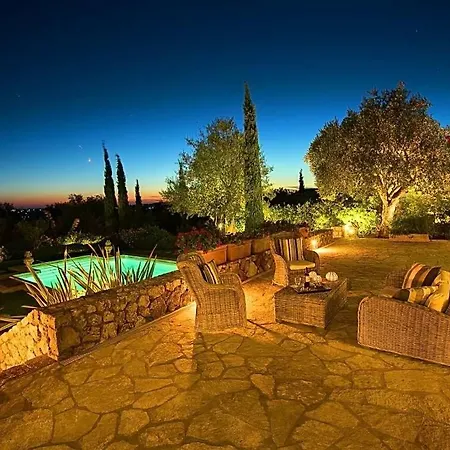 Sleeps 10 Pool Air Con Wifi *