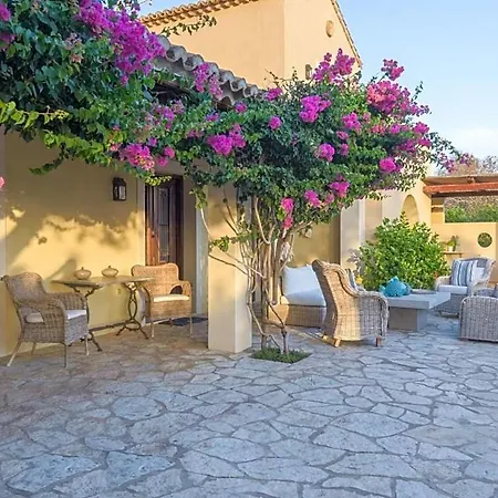 Sleeps 10 Pool Air Con Wifi * Mousata
