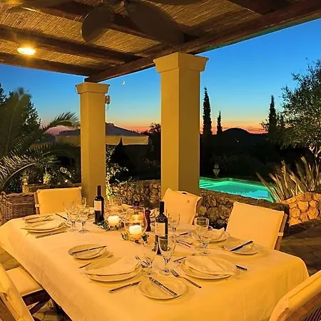 Villa Sleeps 10 Pool Air Con Wifi Mousata