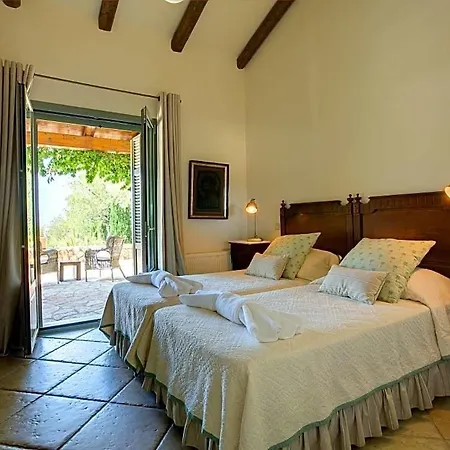 Villa Sleeps 10 Pool Air Con Wifi