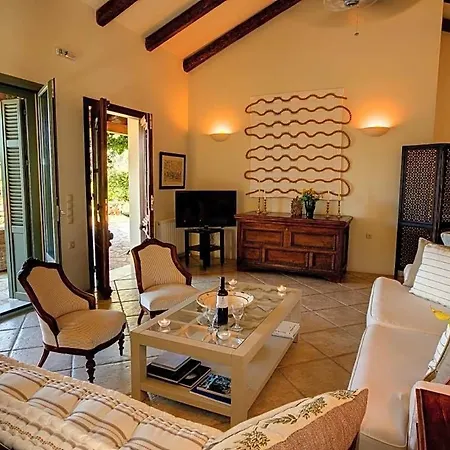 Sleeps 10 Pool Air Con Wifi Villa