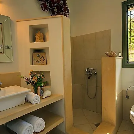 Villa Sleeps 10 Pool Air Con Wifi
