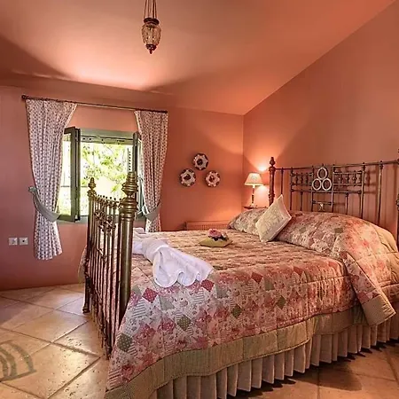 Sleeps 10 Pool Air Con Wifi Villa
